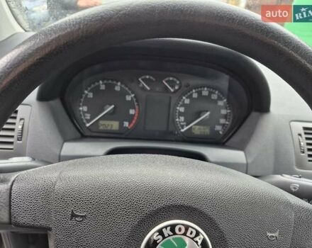 Зелений Шкода Фабія, об'ємом двигуна 1.39 л та пробігом 218 тис. км за 4300 $, фото 12 на Automoto.ua