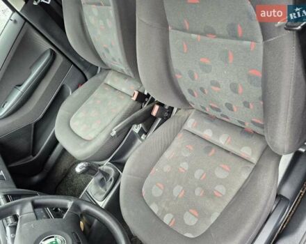 Зелений Шкода Фабія, об'ємом двигуна 1.39 л та пробігом 218 тис. км за 4300 $, фото 17 на Automoto.ua