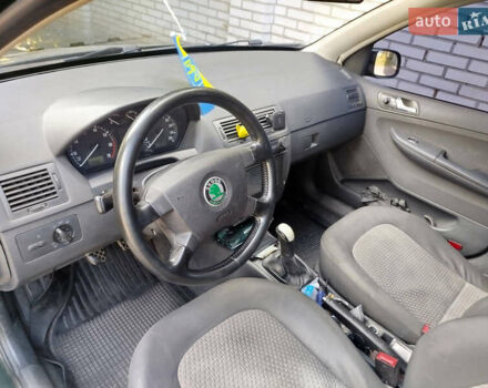 Зелений Шкода Фабія, об'ємом двигуна 1.39 л та пробігом 450 тис. км за 2900 $, фото 4 на Automoto.ua