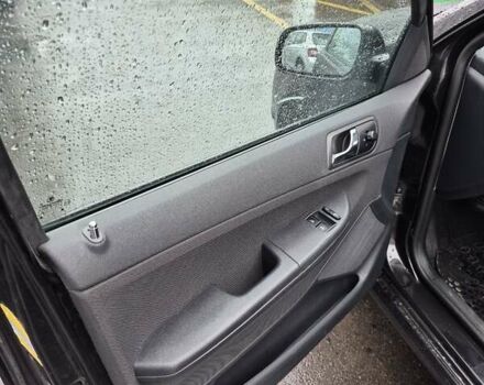 Зелений Шкода Фабія, об'ємом двигуна 1.39 л та пробігом 218 тис. км за 4300 $, фото 10 на Automoto.ua