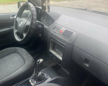 Зелений Шкода Фабія, об'ємом двигуна 1.42 л та пробігом 300 тис. км за 3000 $, фото 4 на Automoto.ua