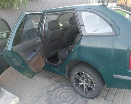 Зеленый Шкода Фабия, объемом двигателя 1.4 л и пробегом 211 тыс. км за 3592 $, фото 3 на Automoto.ua