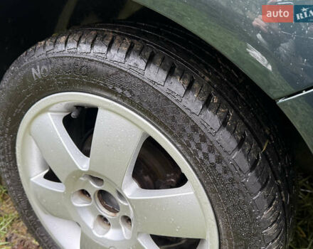 Зелений Шкода Фабія, об'ємом двигуна 1.39 л та пробігом 265 тис. км за 4700 $, фото 18 на Automoto.ua