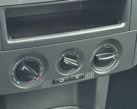 Зеленый Шкода Фабия, объемом двигателя 1.4 л и пробегом 265 тыс. км за 4600 $, фото 14 на Automoto.ua