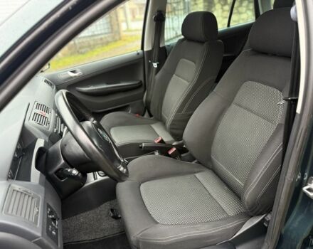 Зеленый Шкода Фабия, объемом двигателя 1.4 л и пробегом 265 тыс. км за 4600 $, фото 9 на Automoto.ua