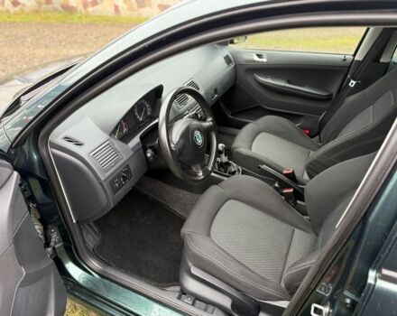 Зеленый Шкода Фабия, объемом двигателя 1.4 л и пробегом 265 тыс. км за 4600 $, фото 8 на Automoto.ua