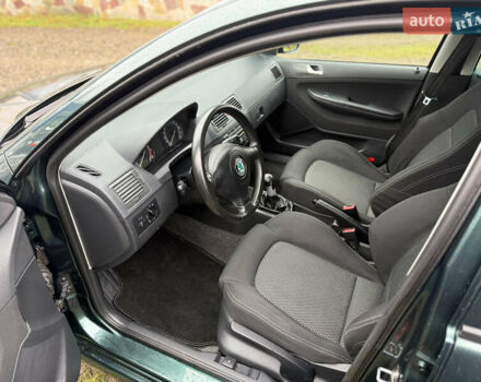 Зелений Шкода Фабія, об'ємом двигуна 1.39 л та пробігом 265 тис. км за 4700 $, фото 8 на Automoto.ua