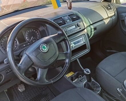 Зеленый Шкода Фабия, объемом двигателя 1.6 л и пробегом 245 тыс. км за 5200 $, фото 4 на Automoto.ua