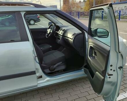 Зеленый Шкода Фабия, объемом двигателя 1.2 л и пробегом 193 тыс. км за 5500 $, фото 8 на Automoto.ua