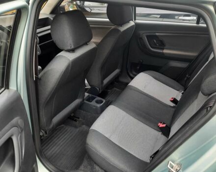 Зеленый Шкода Фабия, объемом двигателя 1.2 л и пробегом 168 тыс. км за 4400 $, фото 9 на Automoto.ua