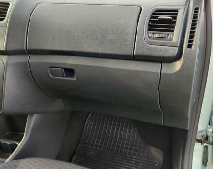 Зеленый Шкода Фабия, объемом двигателя 1.2 л и пробегом 193 тыс. км за 5500 $, фото 16 на Automoto.ua