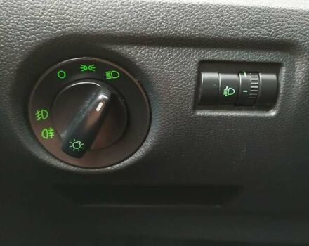 Зеленый Шкода Фабия, объемом двигателя 1.2 л и пробегом 230 тыс. км за 4500 $, фото 11 на Automoto.ua