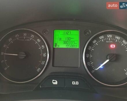 Зеленый Шкода Фабия, объемом двигателя 1.2 л и пробегом 380 тыс. км за 6800 $, фото 6 на Automoto.ua