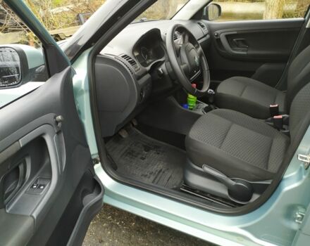 Зеленый Шкода Фабия, объемом двигателя 1.2 л и пробегом 230 тыс. км за 4500 $, фото 17 на Automoto.ua