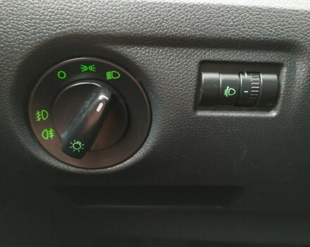 Зеленый Шкода Фабия, объемом двигателя 1.2 л и пробегом 230 тыс. км за 4500 $, фото 12 на Automoto.ua