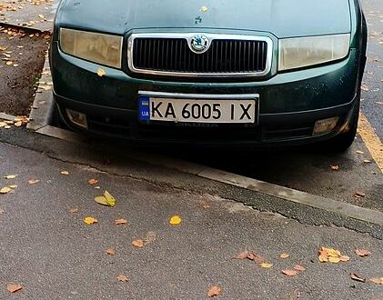 Зеленый Шкода Фабия, объемом двигателя 1.4 л и пробегом 319 тыс. км за 2800 $, фото 1 на Automoto.ua