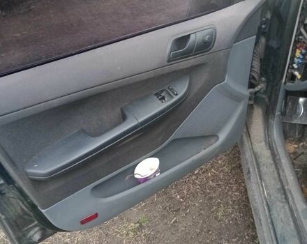 Зеленый Шкода Фабия, объемом двигателя 1.4 л и пробегом 100 тыс. км за 500 $, фото 1 на Automoto.ua