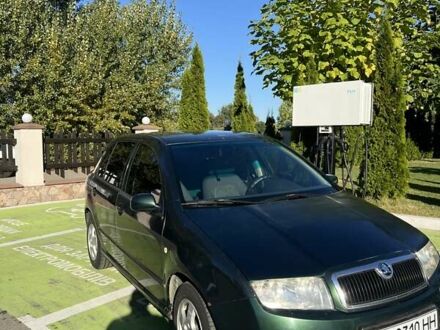 Зеленый Шкода Фабия, объемом двигателя 1.39 л и пробегом 200 тыс. км за 3400 $, фото 1 на Automoto.ua