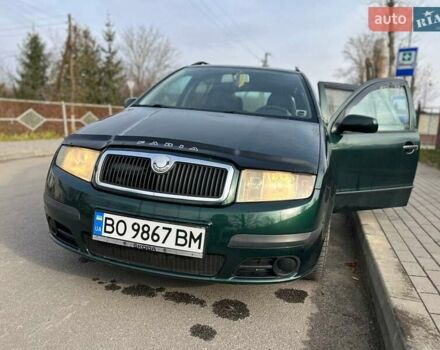 Зеленый Шкода Фабия, объемом двигателя 1.39 л и пробегом 232 тыс. км за 4200 $, фото 1 на Automoto.ua
