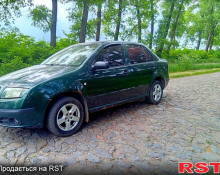 Зеленый Шкода Фабия, объемом двигателя 1.2 л и пробегом 300 тыс. км за 2100 $, фото 1 на Automoto.ua