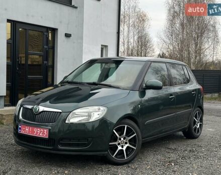 Зеленый Шкода Фабия, объемом двигателя 1.39 л и пробегом 225 тыс. км за 5200 $, фото 1 на Automoto.ua