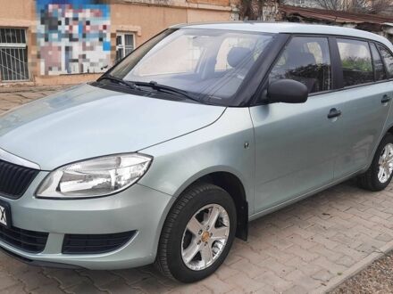 Зеленый Шкода Фабия, объемом двигателя 1.2 л и пробегом 168 тыс. км за 4400 $, фото 1 на Automoto.ua