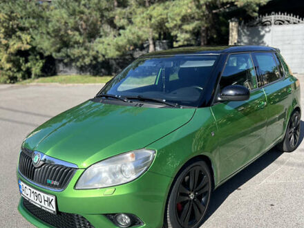 Зеленый Шкода Фабия, объемом двигателя 1.39 л и пробегом 229 тыс. км за 8800 $, фото 1 на Automoto.ua