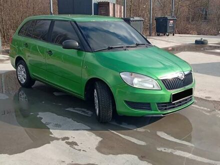 Шкода Фабия 2014 в Ратно на Automoto.ua Зеленый Шкода Фабия, объемом двигателя 1.6 л и пробегом 223 тыс. км за 6950 $, фото 1 на Automoto.ua