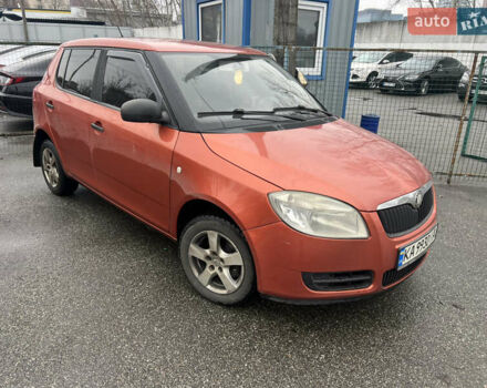Оранжевый Шкода Фабия, объемом двигателя 1.2 л и пробегом 275 тыс. км за 3300 $, фото 1 на Automoto.ua