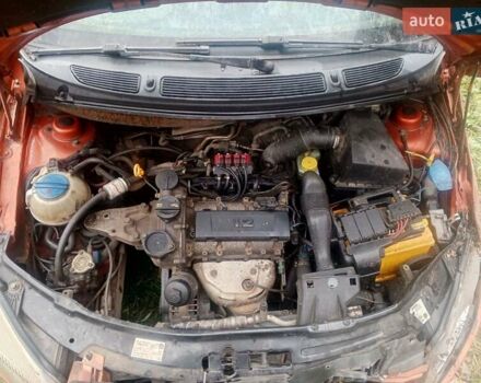 Оранжевый Шкода Фабия, объемом двигателя 1.2 л и пробегом 366 тыс. км за 1600 $, фото 9 на Automoto.ua