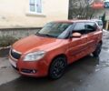 Помаранчевий Шкода Фабія, об'ємом двигуна 1.6 л та пробігом 325 тис. км за 3450 $, фото 1 на Automoto.ua