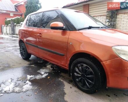 Помаранчевий Шкода Фабія, об'ємом двигуна 1.6 л та пробігом 325 тис. км за 3450 $, фото 8 на Automoto.ua