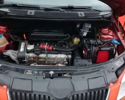 Помаранчевий Шкода Фабія, об'ємом двигуна 1.39 л та пробігом 340 тис. км за 2700 $, фото 6 на Automoto.ua