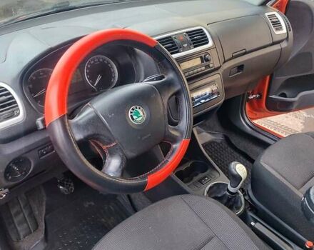 Помаранчевий Шкода Фабія, об'ємом двигуна 1.6 л та пробігом 325 тис. км за 3550 $, фото 17 на Automoto.ua