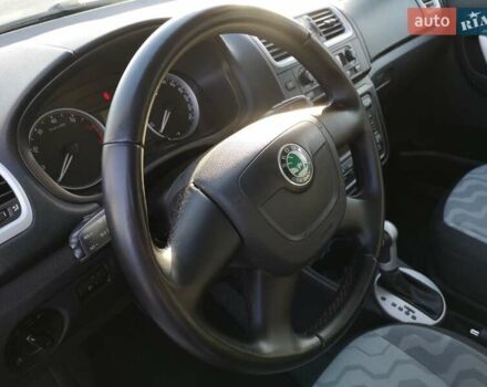 Помаранчевий Шкода Фабія, об'ємом двигуна 1.6 л та пробігом 240 тис. км за 7200 $, фото 19 на Automoto.ua