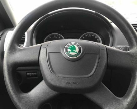 Оранжевый Шкода Фабия, объемом двигателя 1.2 л и пробегом 124 тыс. км за 4800 $, фото 8 на Automoto.ua