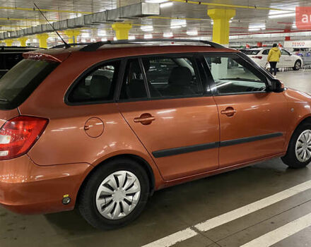 Оранжевый Шкода Фабия, объемом двигателя 1.39 л и пробегом 227 тыс. км за 5800 $, фото 2 на Automoto.ua