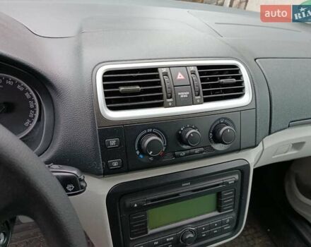 Помаранчевий Шкода Фабія, об'ємом двигуна 1.39 л та пробігом 234 тис. км за 5750 $, фото 20 на Automoto.ua