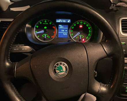 Оранжевый Шкода Фабия, объемом двигателя 1.39 л и пробегом 227 тыс. км за 5800 $, фото 3 на Automoto.ua