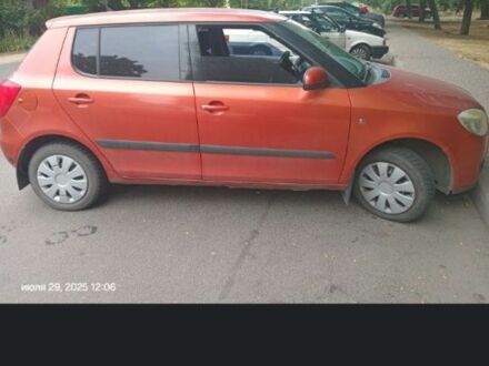 Оранжевый Шкода Фабия, объемом двигателя 0 л и пробегом 223 тыс. км за 4350 $, фото 1 на Automoto.ua