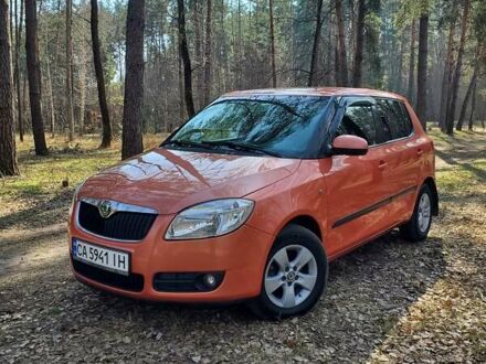 Шкода Фабия 2007 в Черкассах на Automoto.ua Оранжевый Шкода Фабия, объемом двигателя 1.39 л и пробегом 299 тыс. км за 4900 $, фото 1 на Automoto.ua