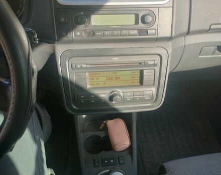 Помаранчевий Шкода Фабія, об'ємом двигуна 1.4 л та пробігом 175 тис. км за 3500 $, фото 1 на Automoto.ua