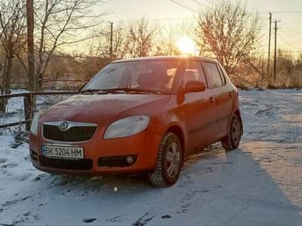 Шкода Фабия 2007 в Ровно на Automoto.ua Оранжевый Шкода Фабия, объемом двигателя 1.41 л и пробегом 170 тыс. км за 5400 $, фото 1 на Automoto.ua