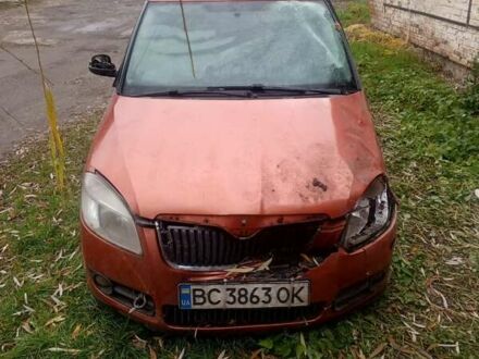 Оранжевый Шкода Фабия, объемом двигателя 1.2 л и пробегом 366 тыс. км за 1600 $, фото 1 на Automoto.ua