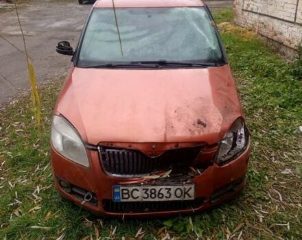 Оранжевый Шкода Фабия, объемом двигателя 1.2 л и пробегом 366 тыс. км за 1600 $, фото 1 на Automoto.ua