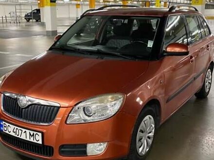 Оранжевый Шкода Фабия, объемом двигателя 1.39 л и пробегом 227 тыс. км за 5800 $, фото 1 на Automoto.ua