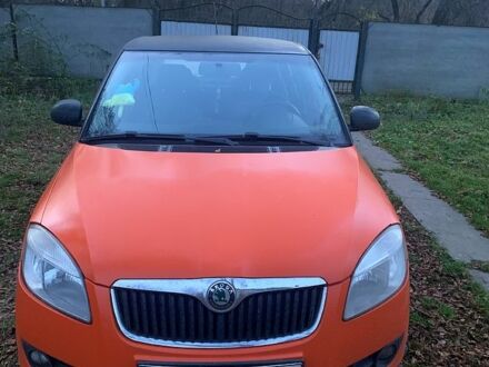 Оранжевый Шкода Фабия, объемом двигателя 1.4 л и пробегом 0 тыс. км за 2300 $, фото 1 на Automoto.ua