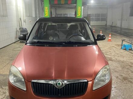 Шкода Фабия 2008 в Запорожье на Automoto.ua Оранжевый Шкода Фабия, объемом двигателя 1.2 л и пробегом 160 тыс. км за 4800 $, фото 1 на Automoto.ua