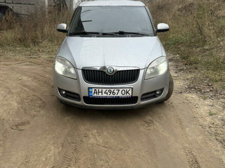 Оранжевый Шкода Фабия, объемом двигателя 1.2 л и пробегом 250 тыс. км за 3500 $, фото 1 на Automoto.ua