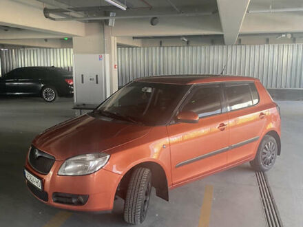 Оранжевый Шкода Фабия, объемом двигателя 1.4 л и пробегом 250 тыс. км за 5300 $, фото 1 на Automoto.ua